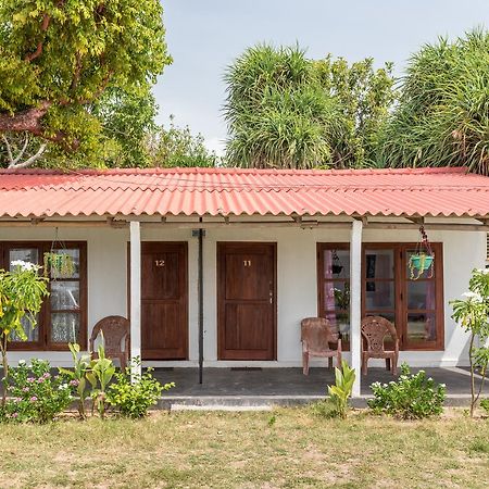 Bliss Bay Nilaveli Hotel Exterior photo